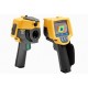Camera thermique Fluke FLK-TiR1, vue avant et arrière. Matériel pour les professionnels du batiment et en infiltrométrie RT2012.